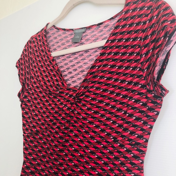 Ann Taylor Red and Black Sleeveless Blouse S - Picture 2 of 7